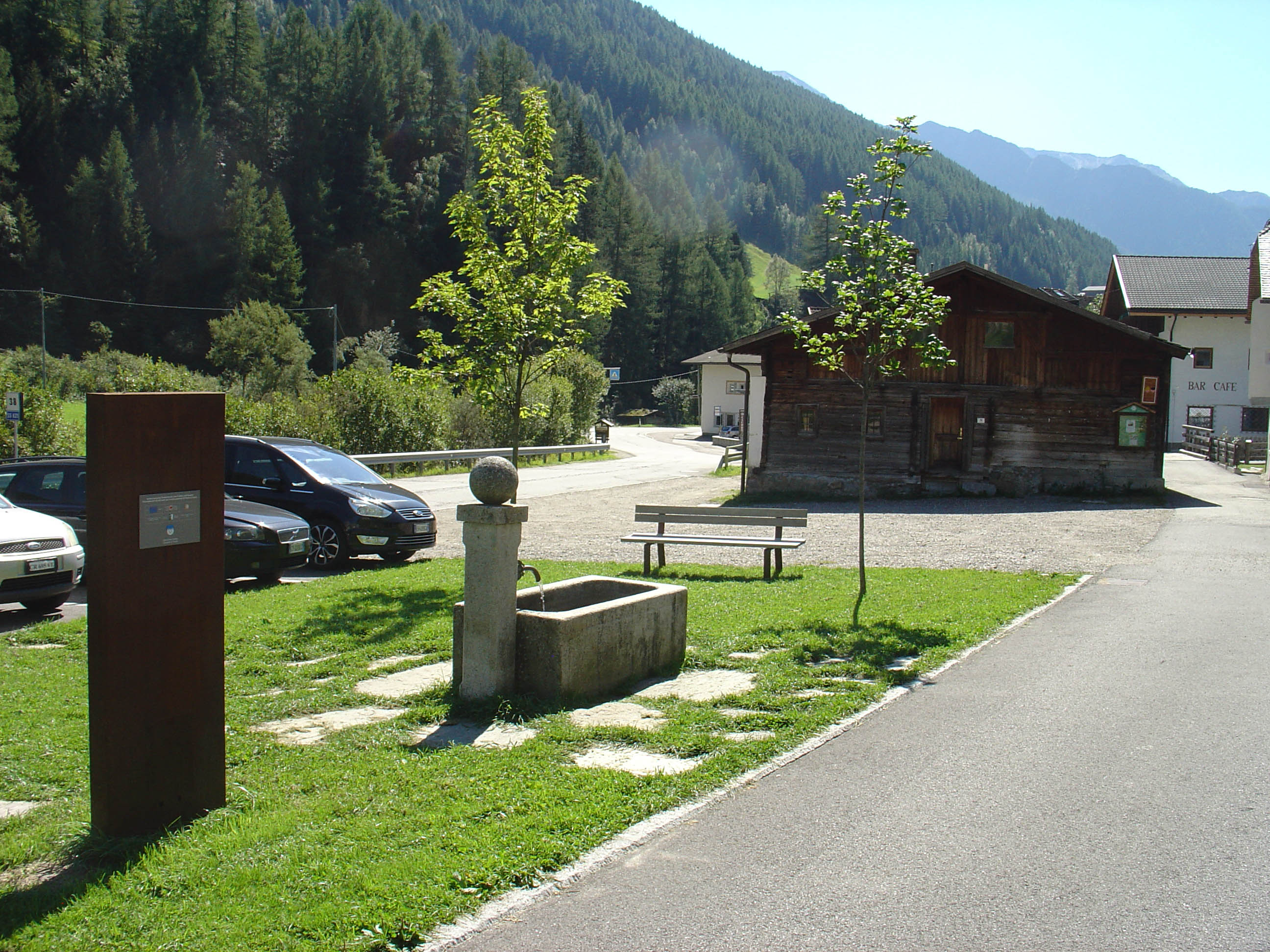 Dorfplatz und Kirchplatz 1++