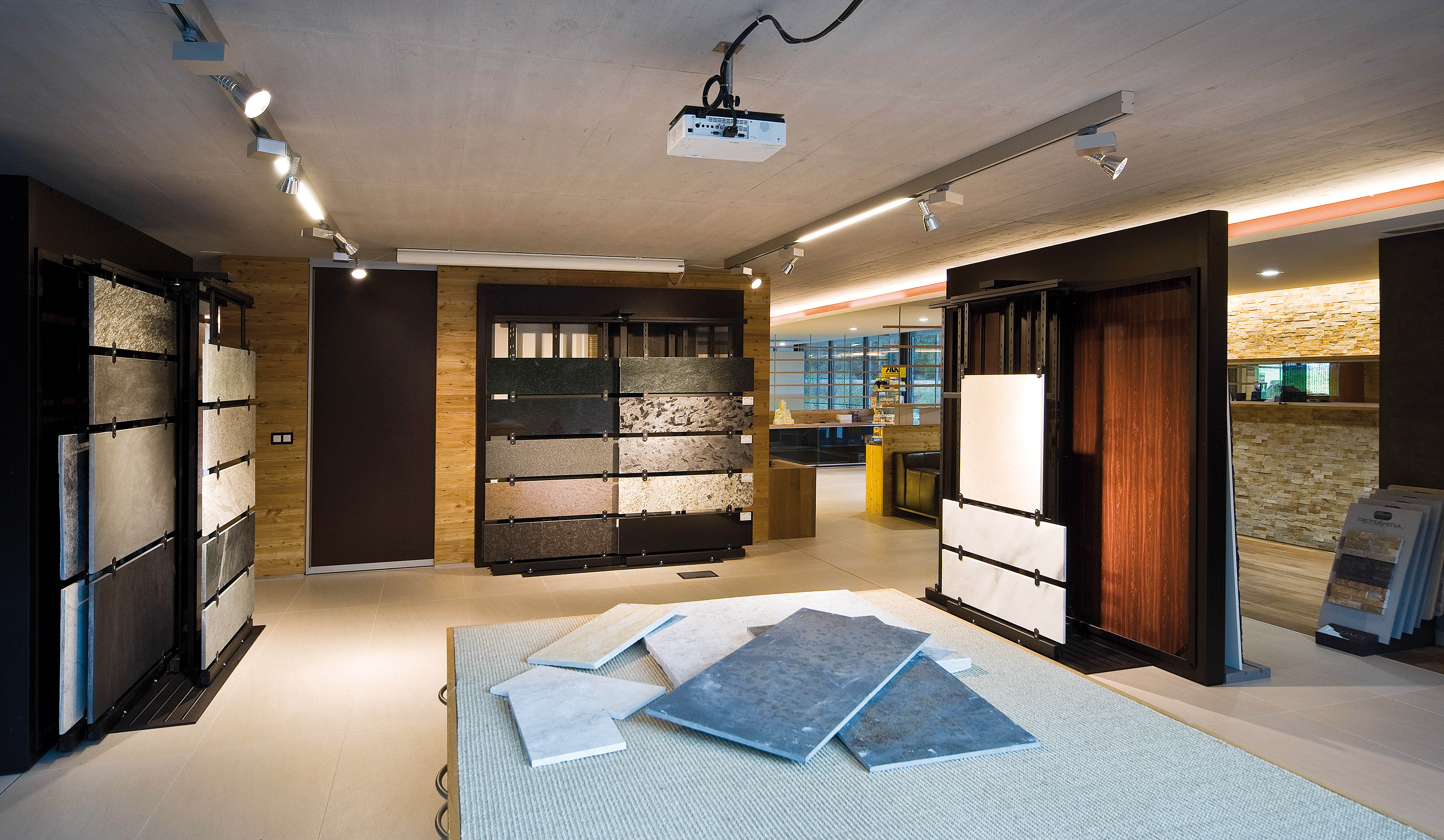 Halle Plankensteiner 1++